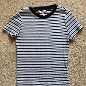 Juniors short sleeve shirt